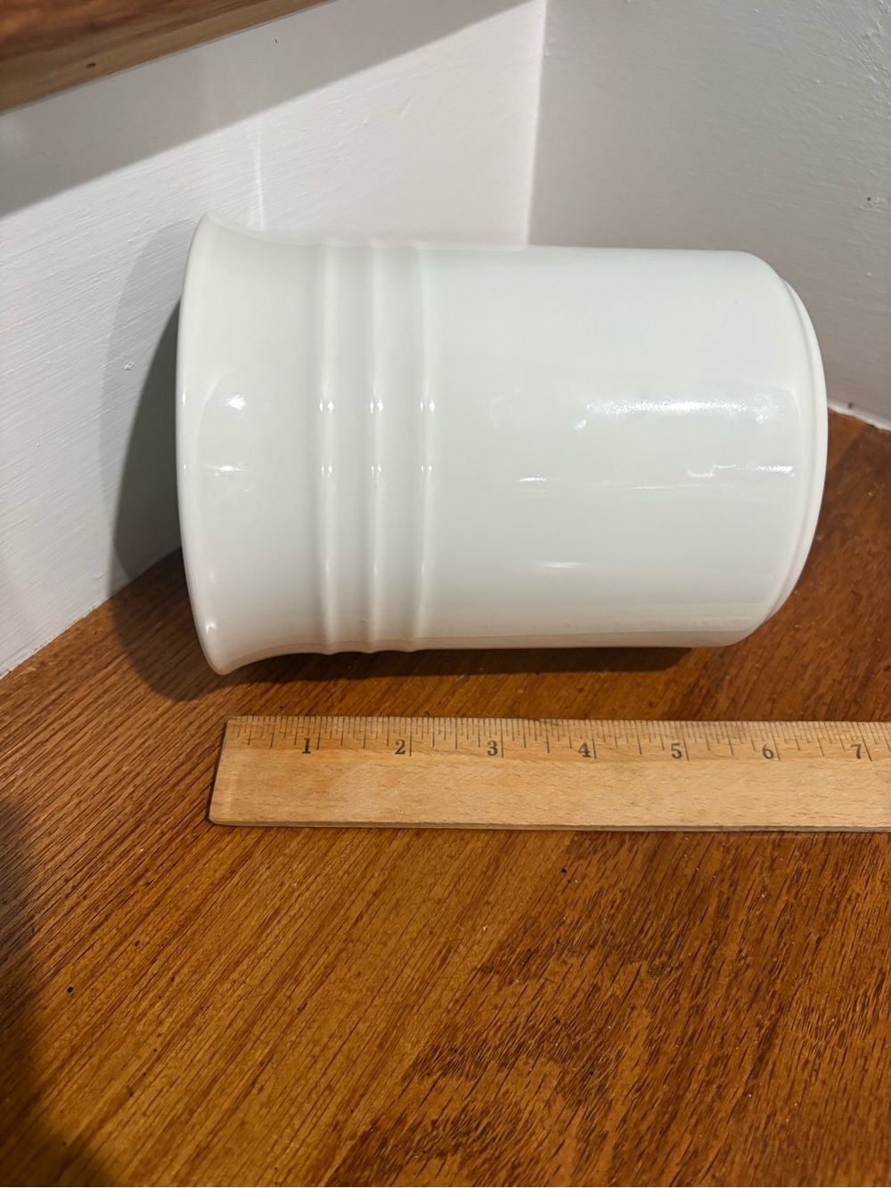 Le Creuset White Ceramic 1L Utensil Crock - Picture 3 of 6